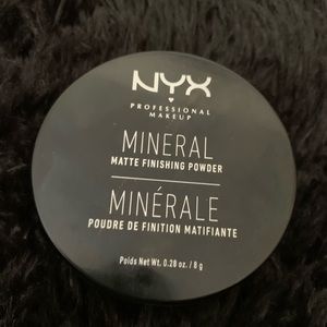 NYX MATTE FINISHING POWDER